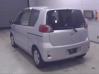 TOYOTA PORTE 2010