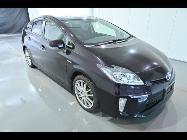 TOYOTA PRIUS 2014