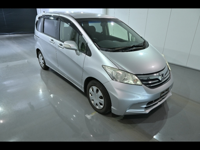HONDA FREED 2013