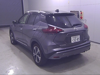 NISSAN KIX 2021