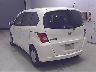 HONDA FREED 2011