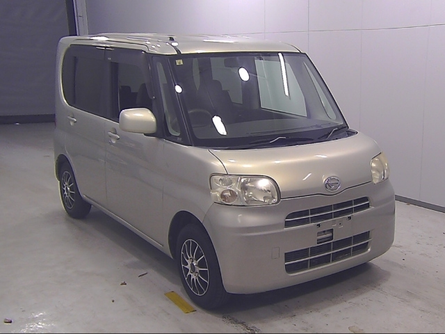 DAIHATSU TANTO 2010
