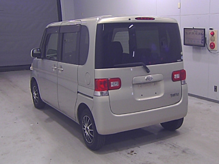 DAIHATSU TANTO 2010