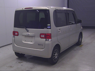 DAIHATSU TANTO 2010