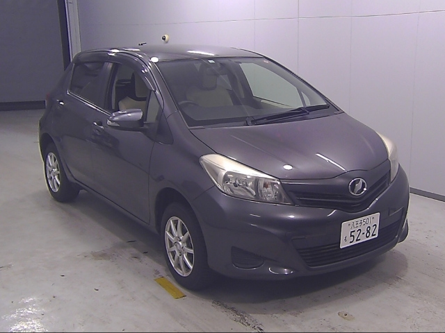 TOYOTA VITZ 2012