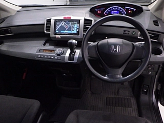 HONDA FREED 2013