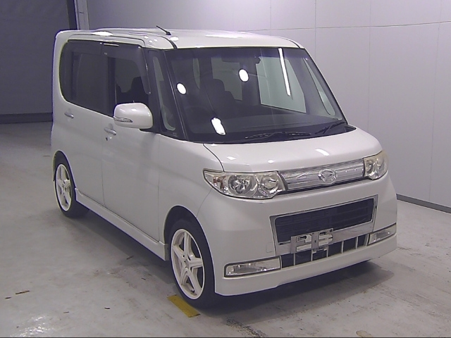 DAIHATSU TANTO 2010
