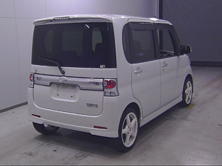 DAIHATSU TANTO 2010