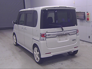 DAIHATSU TANTO 2010