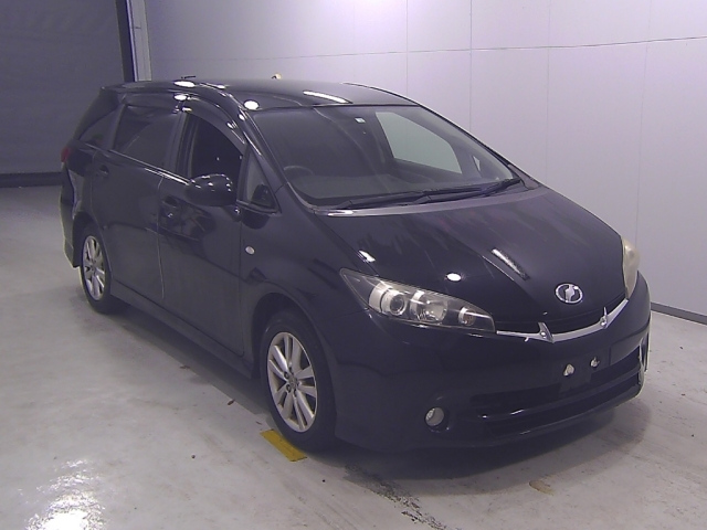 TOYOTA WISH 2010