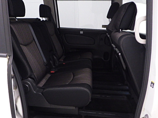 NISSAN SERENA 2015