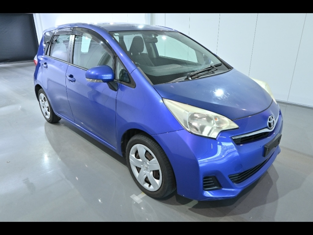 TOYOTA RACTIS 2010