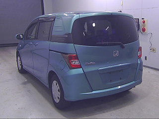 HONDA FREED 2011
