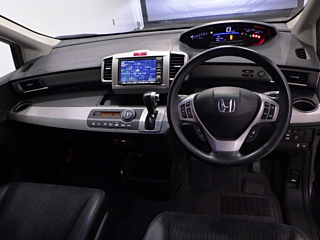 HONDA FREED 2011