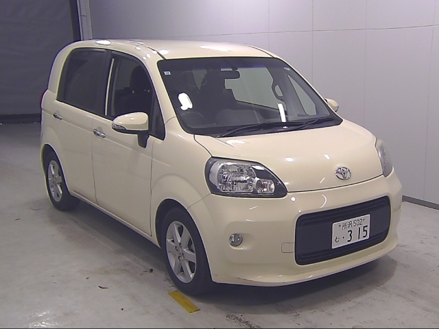 TOYOTA PORTE 2013