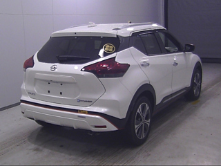 NISSAN KIX 2020