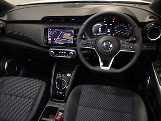 NISSAN KIX 2020
