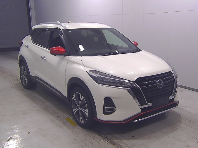 NISSAN KIX 2020