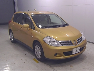 NISSAN TIIDA 2012