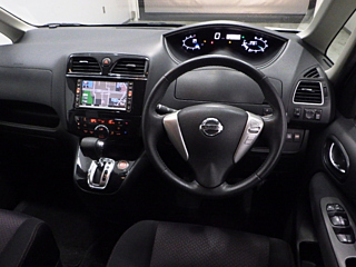 NISSAN SERENA 2011