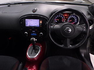 NISSAN JUKE 2011
