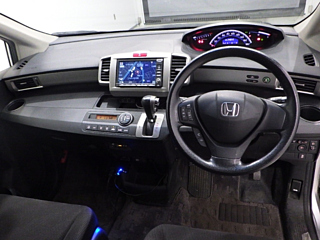 HONDA FREED 2012
