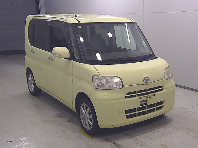 DAIHATSU TANTO 2010