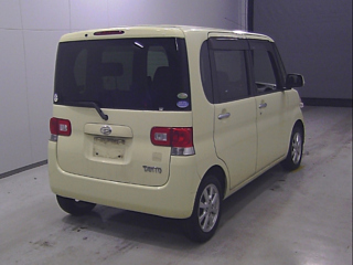 DAIHATSU TANTO 2010