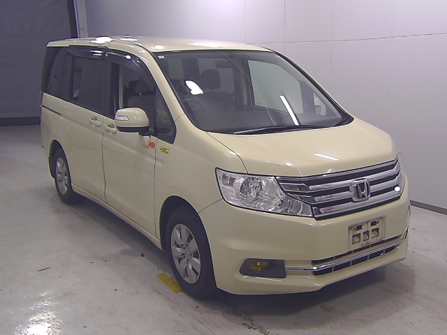 HONDA STEP WAGON 2013