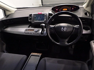 HONDA FREED 2009