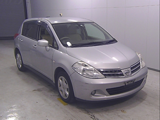 NISSAN TIIDA 2012
