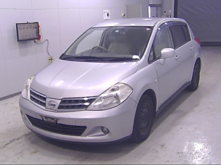 NISSAN TIIDA 2012