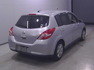 NISSAN TIIDA 2012