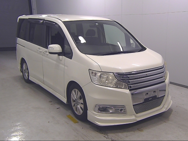 HONDA STEP WAGON 2010