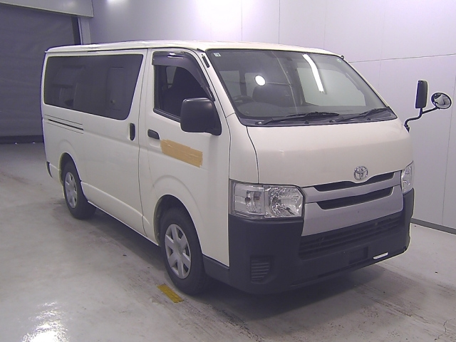 TOYOTA REGIUS ACE VAN