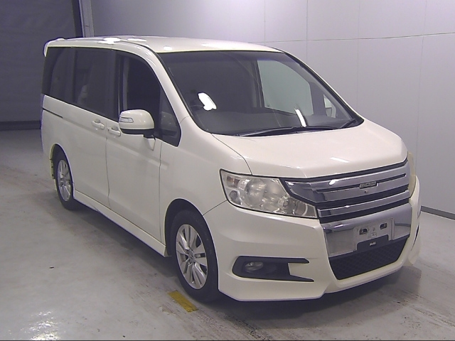 HONDA STEP WAGON 2010