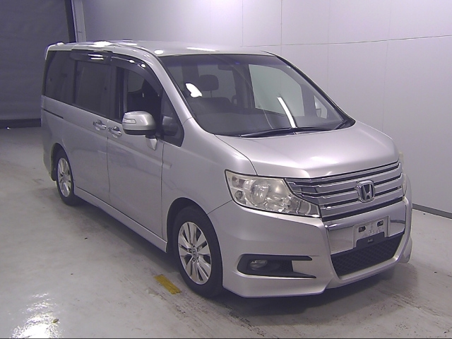 HONDA STEP WAGON 2012