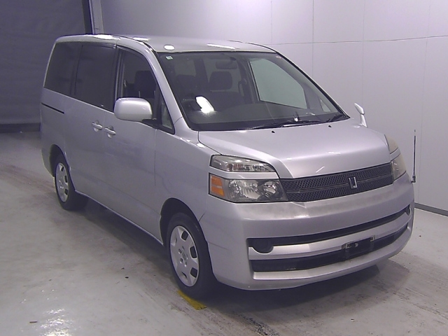 TOYOTA VOXY 2006