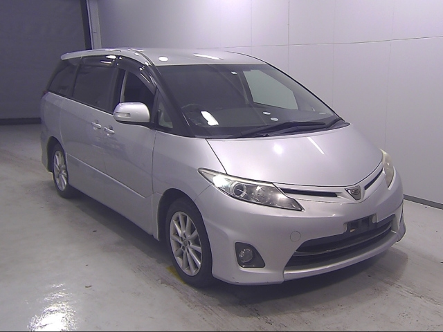 TOYOTA ESTIMA 2010