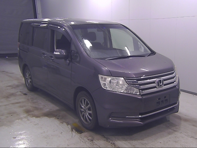 HONDA STEP WAGON 2014