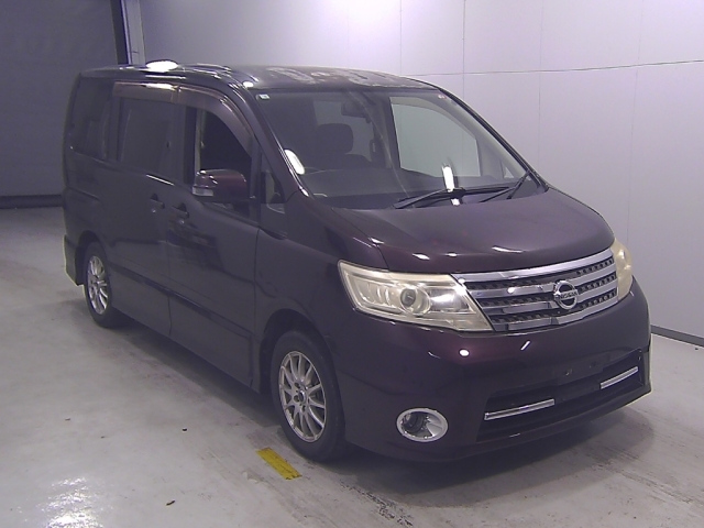 NISSAN SERENA 2010