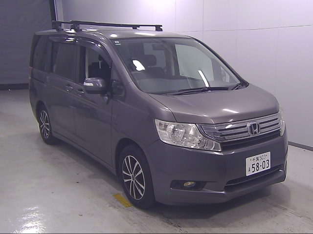 HONDA STEP WAGON 2011