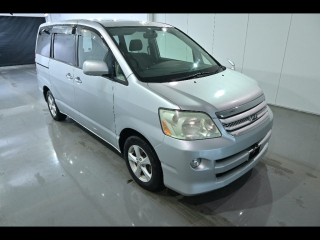 TOYOTA NOAH 2006