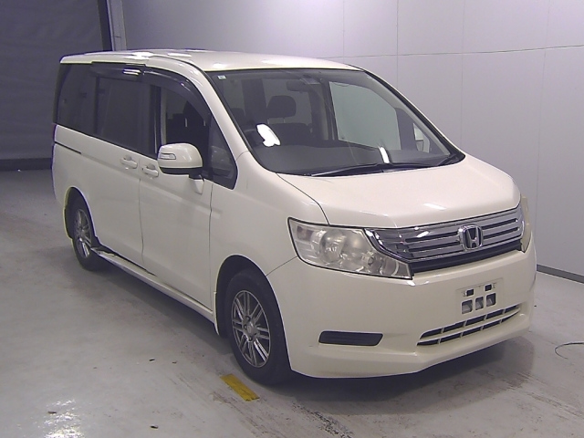 HONDA STEP WAGON 2011
