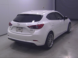 MAZDA AXELA 2016