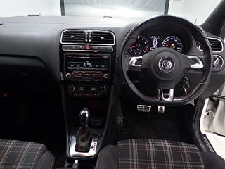 VOLKSWAGEN POLO 2012