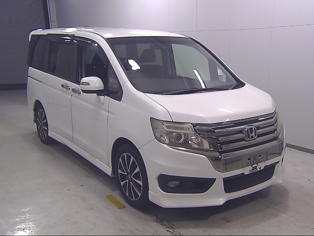 HONDA STEP WAGON 2013