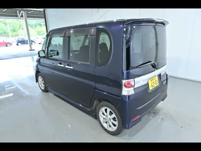 DAIHATSU TANTO 2009
