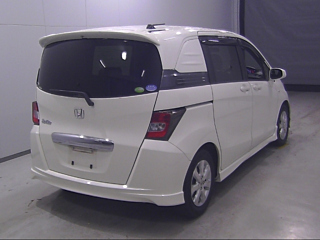 HONDA FREED 2010