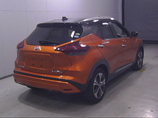 NISSAN KIX 2020